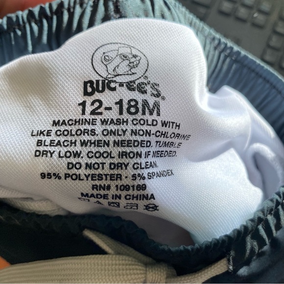 Buc-ee’s Colorblock Stripe Logo Swim Trunks - Picture 3 of 3